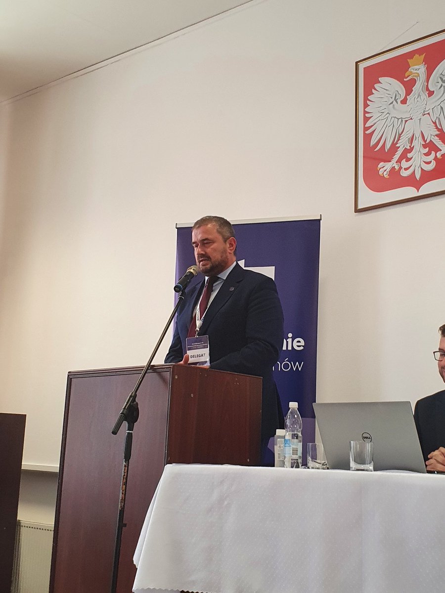Jaroslaw_Gowin's tweet photo. Poseł Stanisław Bukowiec jednogłośnie wybrany prezesem okręgu tarnowskiego @Porozumienie__. Gratulacje! https://t.co/mBXMuIrHJy