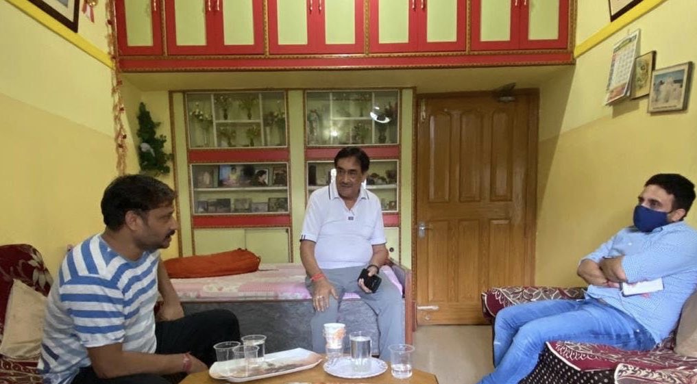 TeamOfKS's tweet photo. आज @BJP4Jharkhand प्रवक्ता @KunalSarangi जी ने @BJP4Jamshedpur1 कोषाध्यक्ष राजीव सिंह जी के चोटिल होने की जानकारी मिलने पर उनके आवास मानगो पहुँचकर उनके कुशलक्षेम की जानकारी ली। https://t.co/ug2BZoTkrm