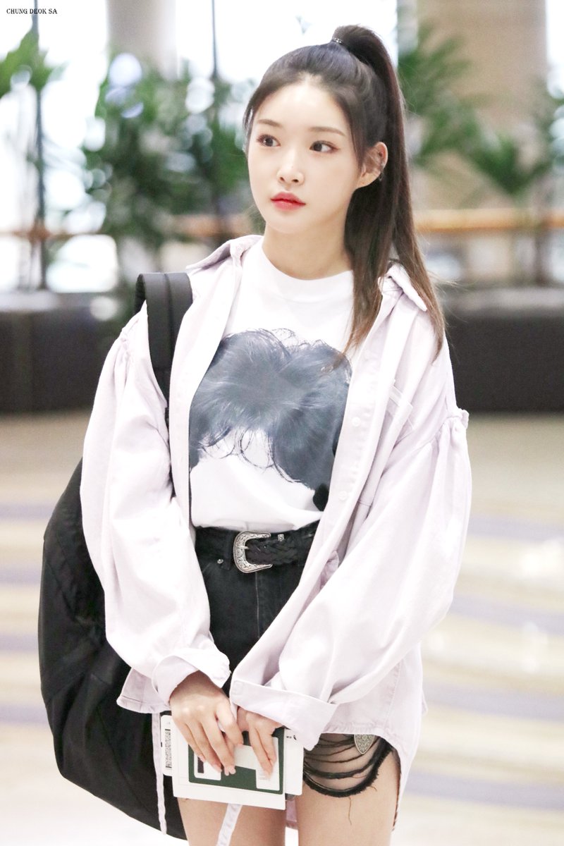 hourly chungha ☾ (@hourlychungha) on Twitter photo 