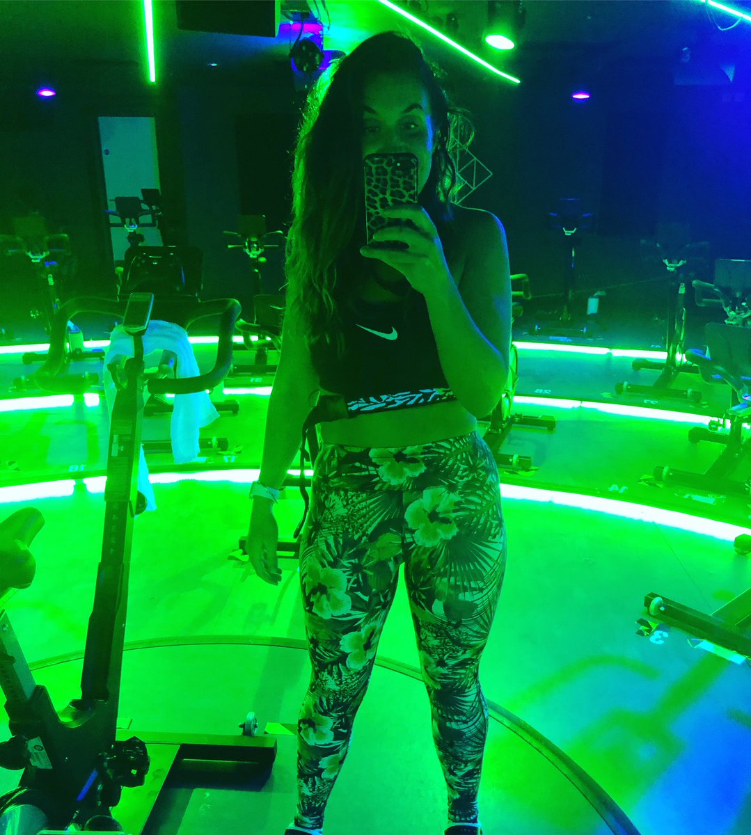 Hannah Lewin tweet media