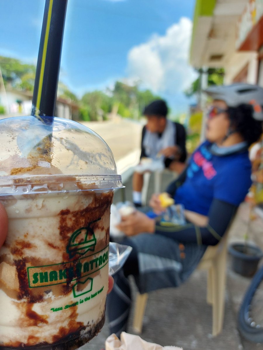 lechaperone's tweet photo. #ShakeAttack at Hanawan, Ocampo, Camarines Sur is one good stopover to rehydrate, replenish, rest after the up-hill and down-hill ride. 😁💙  #ShishbiBikersClub
@pajooooosh_ @akoCglean https://t.co/jA69Hqp3QP