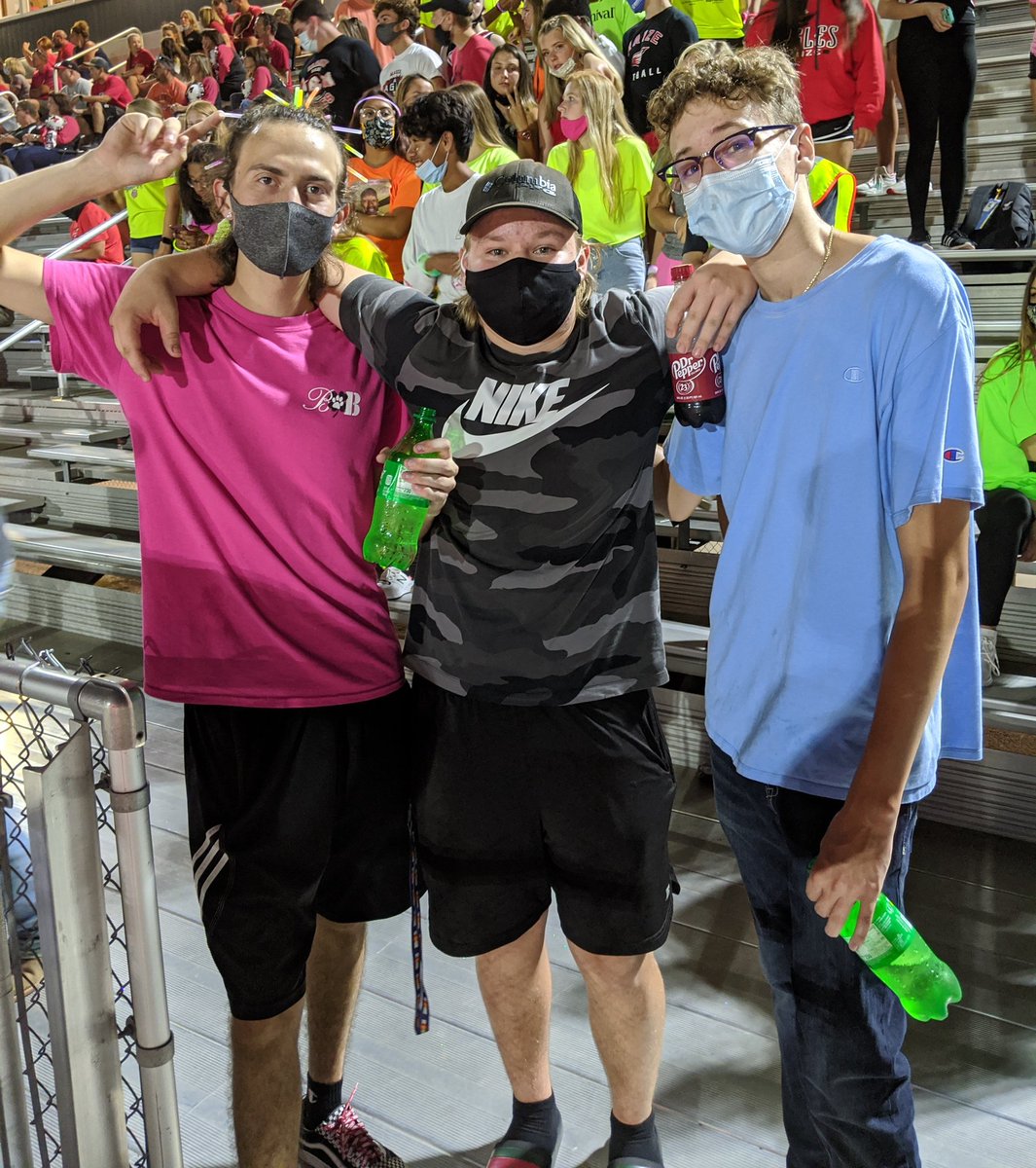 RedRageMHS's tweet photo. HUGE S/O to these guys for buying over 50 hotdogs for the student section during the game! MVP of #TheNest https://t.co/BZuiH3yv2K