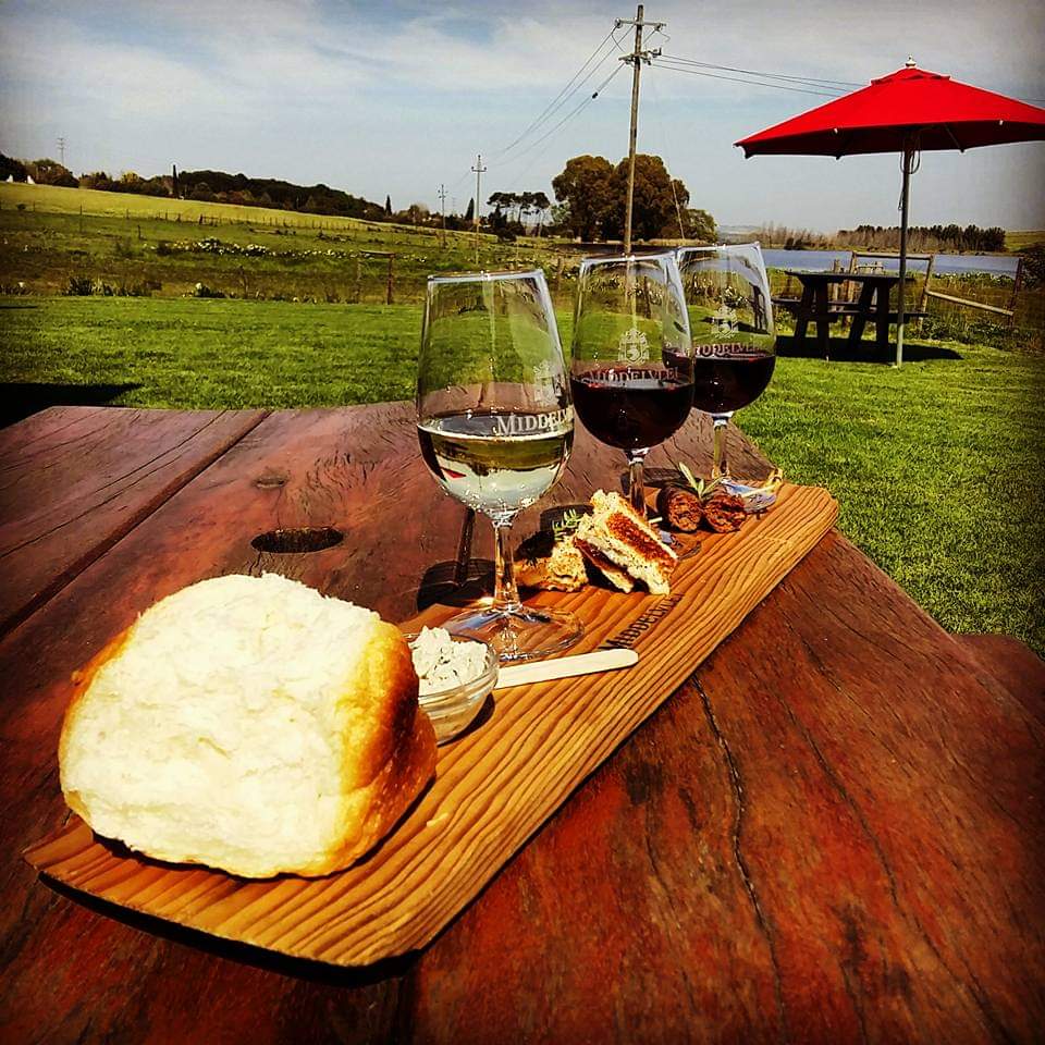Winelands's tweet photo. Thanks to Facebook I got some @Middelvlei_Wine memories today. I need a visit. 🍷 #Stellenbosch #DevonValley @VisitStellies https://t.co/VuQZTtH6PX