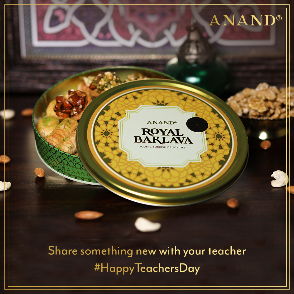 AnandSweetsInd's tweet photo. Your teacher has taught you so many things. This Teacher’s Day, say thank you and give them a new experience which they can learn from. Our baklava range is sure to catch them by surprise.

#HappyTeachersDay #HappyTeachersDay2020 #giftideas #gift #anandsweets #giftanand https://t.co/bfNumStHUZ