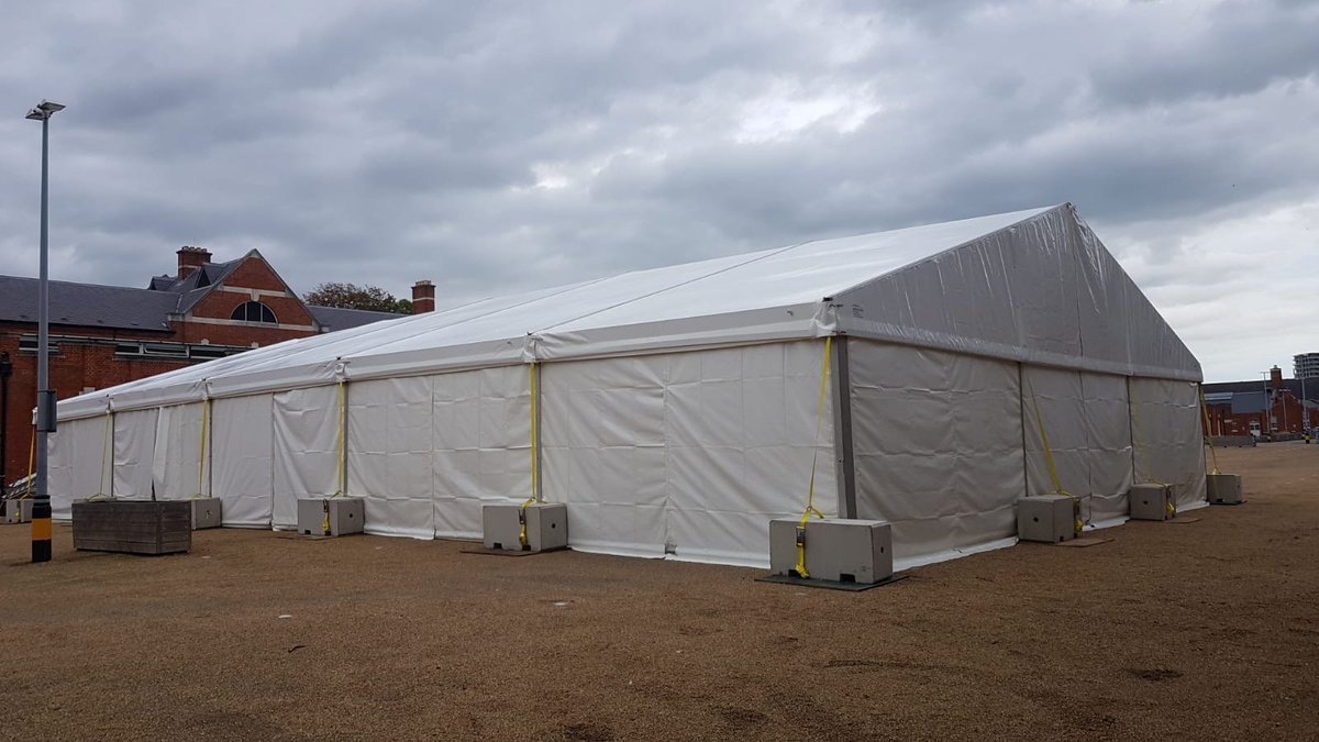 UnderEventsUK's tweet photo. To support uni students heading back to their studies, we have installed this 15m x 25m marquee at the University of Greenwich. It provides extra covered space to ensure social distancing for students and staff #ukuni #university #socialdistancing https://t.co/Yh4vNOLJuh