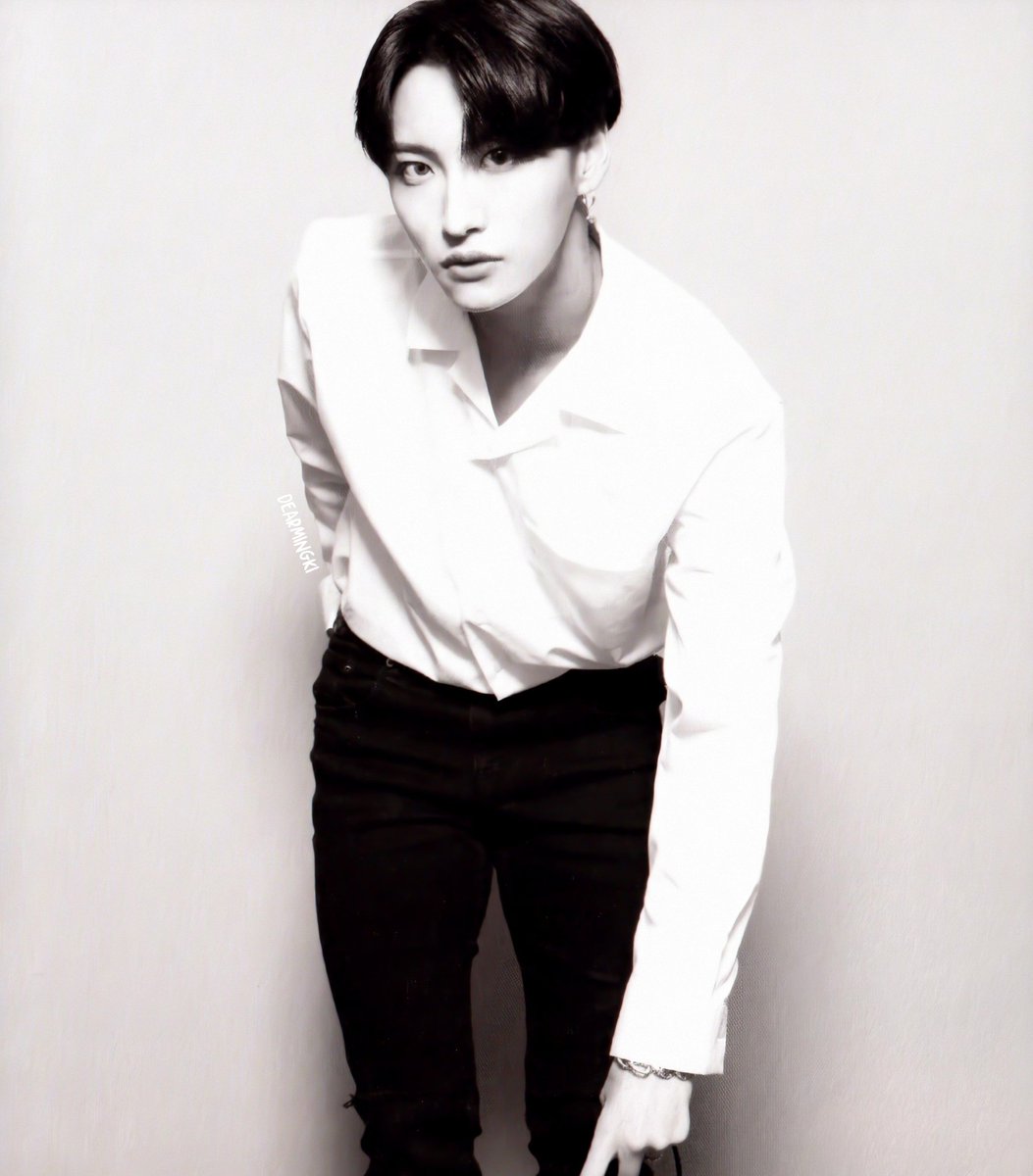 seonghwa modeling contract now