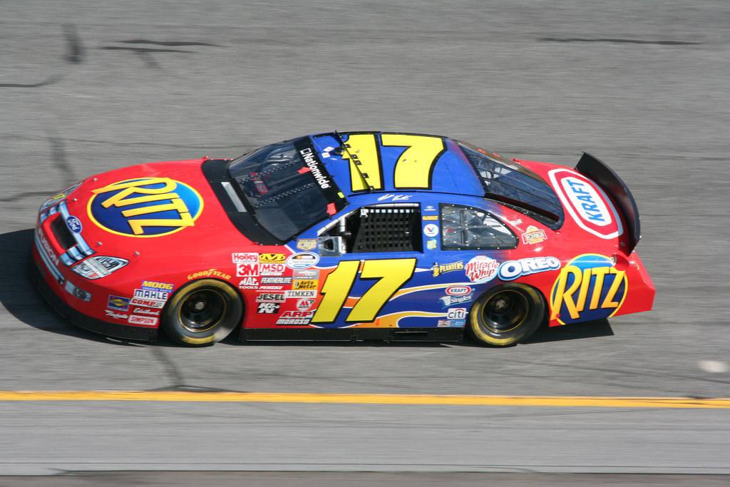 Nascarpixtures's tweet photo. Matt Kenseth, just vibing in that ritz car back in the day. https://t.co/wZXrlp7JjE
