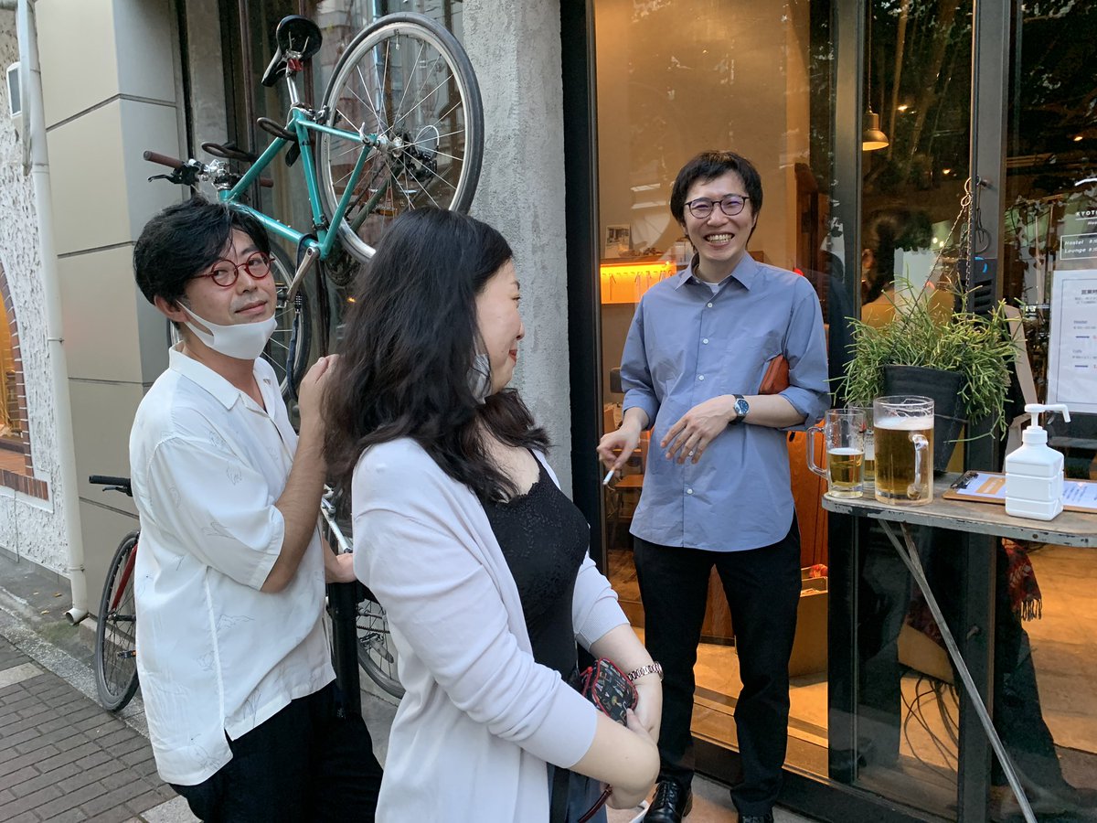 madonasi's tweet photo. 医者帰りにちょうどタイミングあったので谷健人ことkentvalleyのレコ発。「ライブ見に行く」てワードが2月ぶり。コンパクトに詰め込まれた丁寧なアレンジ、ナイスポップ。生で聞くとやっぱ違うよね。その手の場が久しぶり過ぎ。関係者の皆様おつ。この場をありがとうと、このご時世は言いたくなるよね https://t.co/WHElH5H3Ts