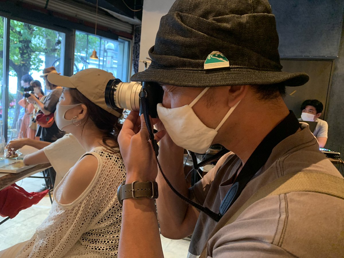madonasi's tweet photo. 医者帰りにちょうどタイミングあったので谷健人ことkentvalleyのレコ発。「ライブ見に行く」てワードが2月ぶり。コンパクトに詰め込まれた丁寧なアレンジ、ナイスポップ。生で聞くとやっぱ違うよね。その手の場が久しぶり過ぎ。関係者の皆様おつ。この場をありがとうと、このご時世は言いたくなるよね https://t.co/WHElH5H3Ts