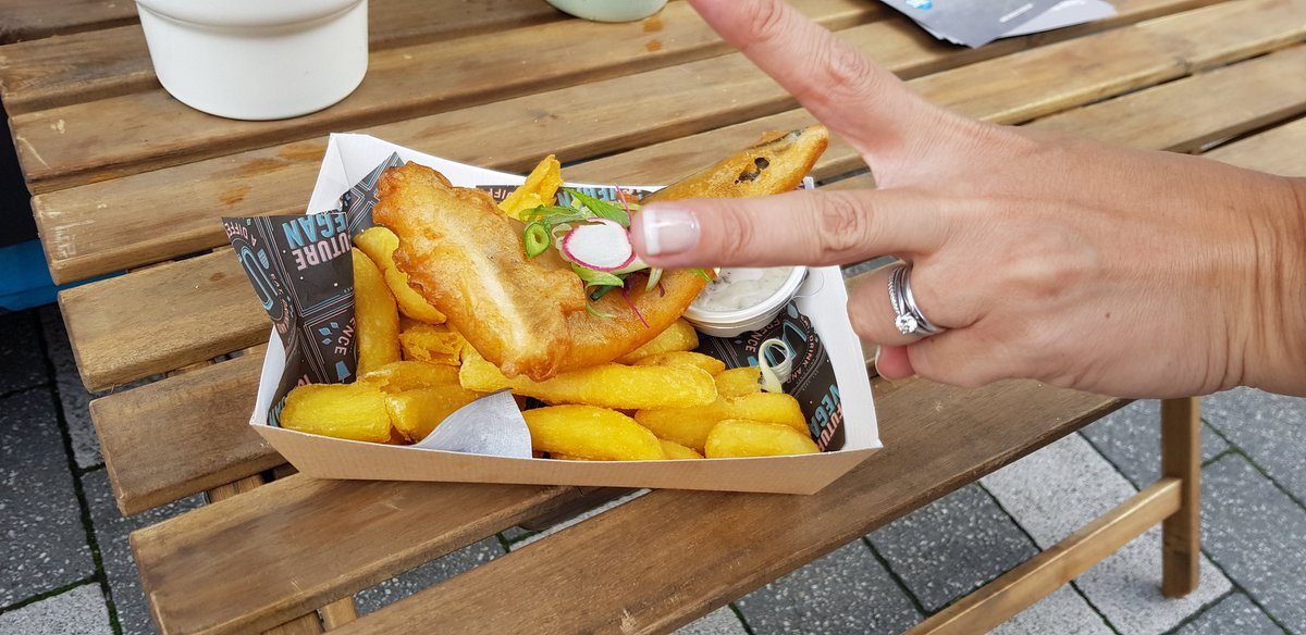 @unitydiner I waited a year to eat your Tofish and Chips, as the queue at VeganFest was massive. But it was worth the wait, in Basingstoke today, seriously amazing.... TY, will be coming to London soon 🥰