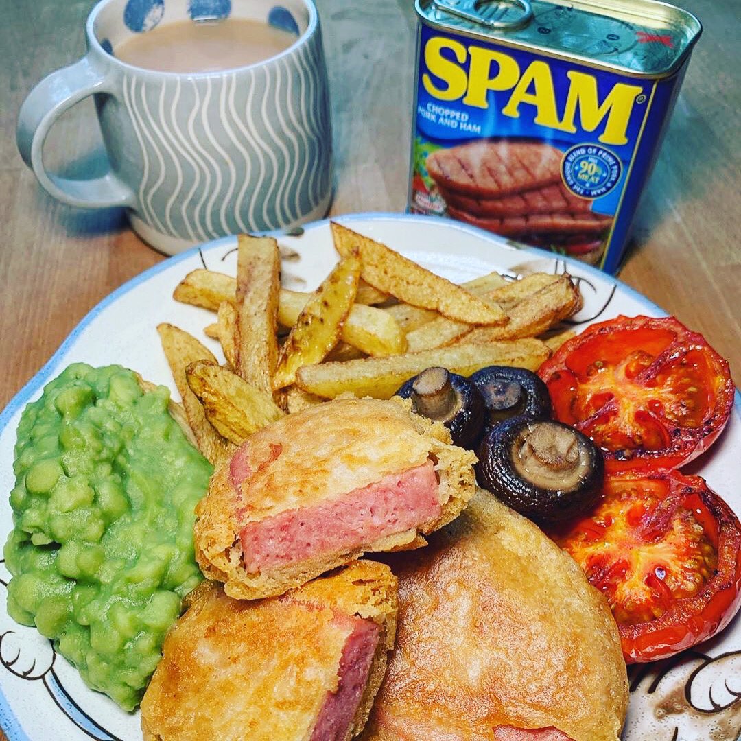 OfficialSPAMUK's tweet photo. Who’s up for some proper comfort food this weekend? SPAM Fritters made(and photographed) by @fryupinspector #SPAMFritters #comfortfood https://t.co/H0HR49adN7