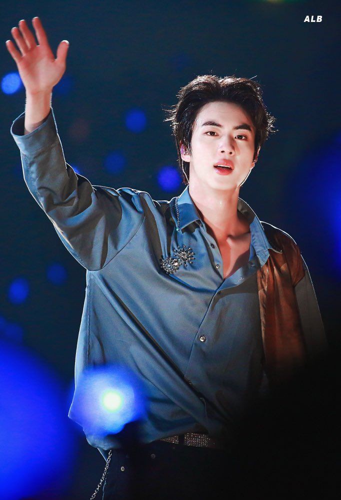 Seokjin's exposed forehead - a needed thread