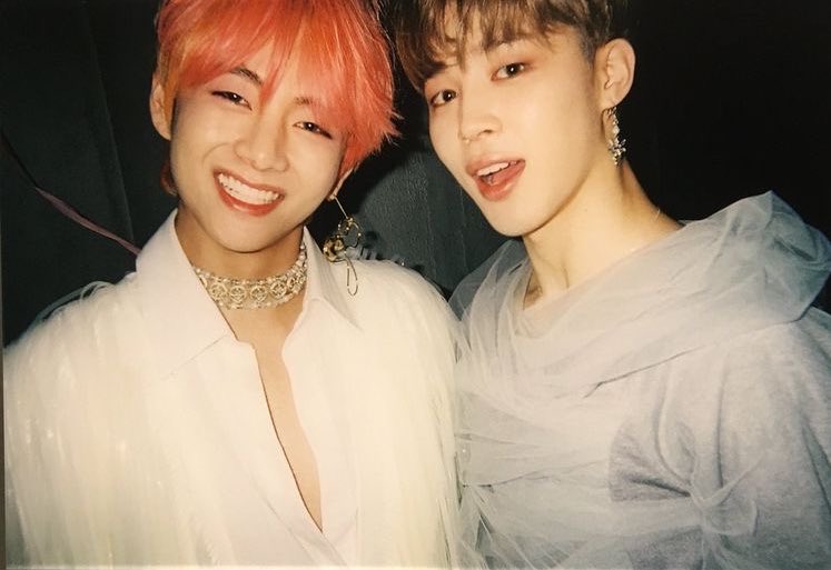 army61391's tweet photo. #95Forever
#Happy95zDay
#JIMIN #TAEHYUNG 

@BTS_twt https://t.co/nOjbjE2idY