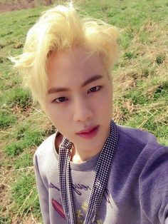 Seokjin's exposed forehead - a needed thread