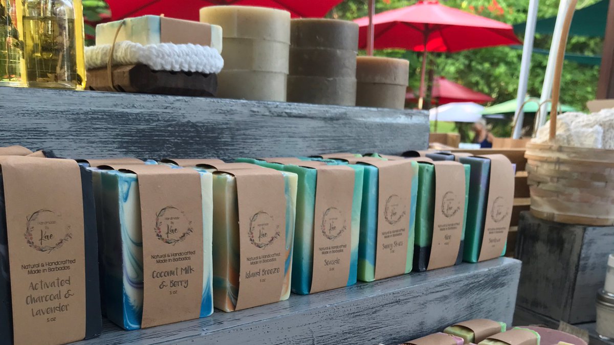 It’s a beautiful morning here at the Brighton Farmers Market....only a few candles left, get them before they’re all gone! See you soon

#shoplocal #SaturdayMorning #farmersmarket #madeinbarbados #barbados #caribbean  #handmadebykae