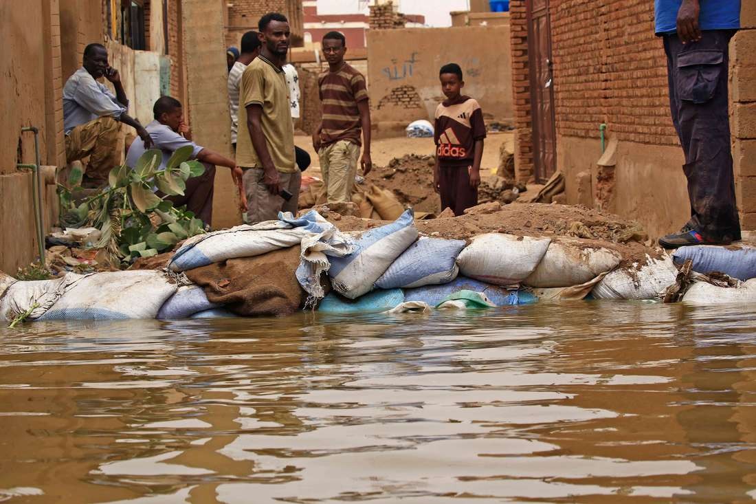 AfricaFactsZone's tweet photo. Sudan has declared a 3-month state of emergency and the country has been declared a disaster zone, due to floods that have affected over 500,000 people and the collapse of 100,000 homes. https://t.co/4p68lAeLsk