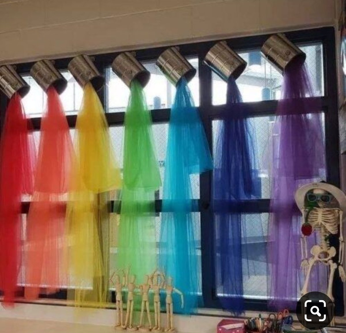 ArtyMrsM's tweet photo. I want to create a flowing paintbrush using scarves like these ideas I found on Pinterest as part of a rainbow art display with children's work on too. Has anyone done anything like this? #edutwitter #artlead https://t.co/jv2gcjTDrg