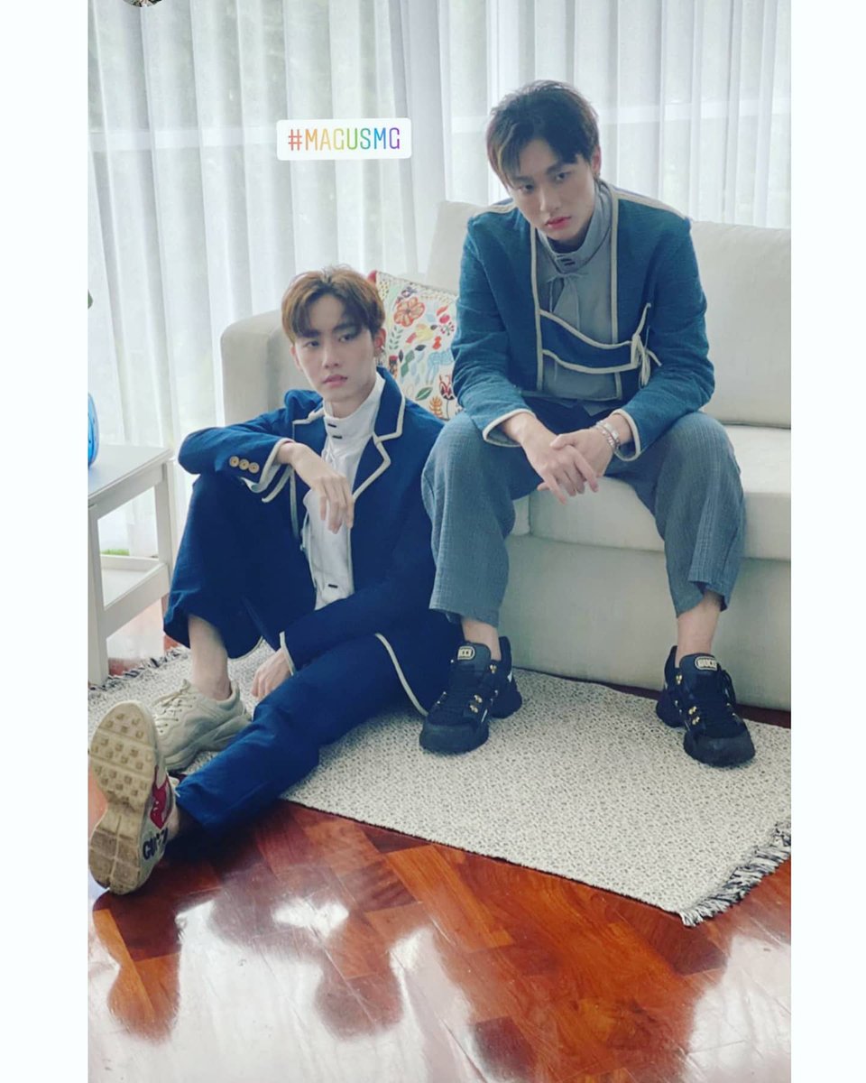 only_markgun's tweet photo. #KolbadentXMarkGun 
#หัวใจศิวัช 
🖤🖤💛💛
#AmmoforGN https://t.co/KdaxUnvEVE