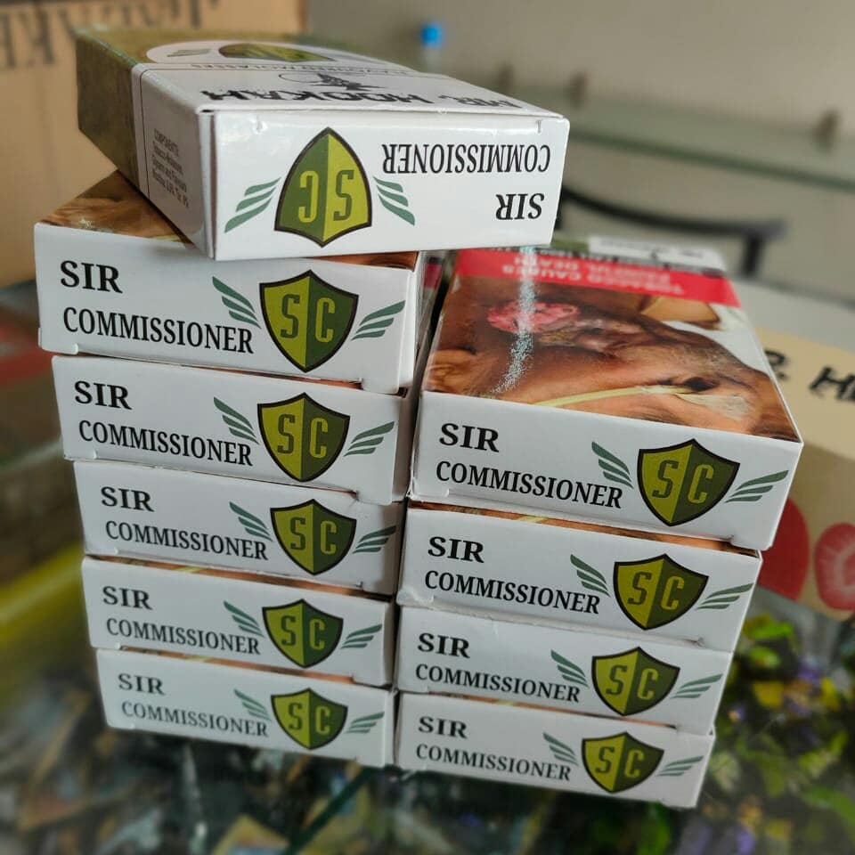 AkbarConfection's tweet photo. Mr. Hookah Sir Commissioner available at @AkbarConfection

📲 DM for price. 

#Hookah #Flavours #HookaFlavours #AlFakher #MrHookah #HufflePuff #Mint #DubaiSpecial #BrainFreez #SirCommissioner #HookahLover #Hukkah #FlavouredHookah #AkbarConfectionery https://t.co/na5W5QBcK9