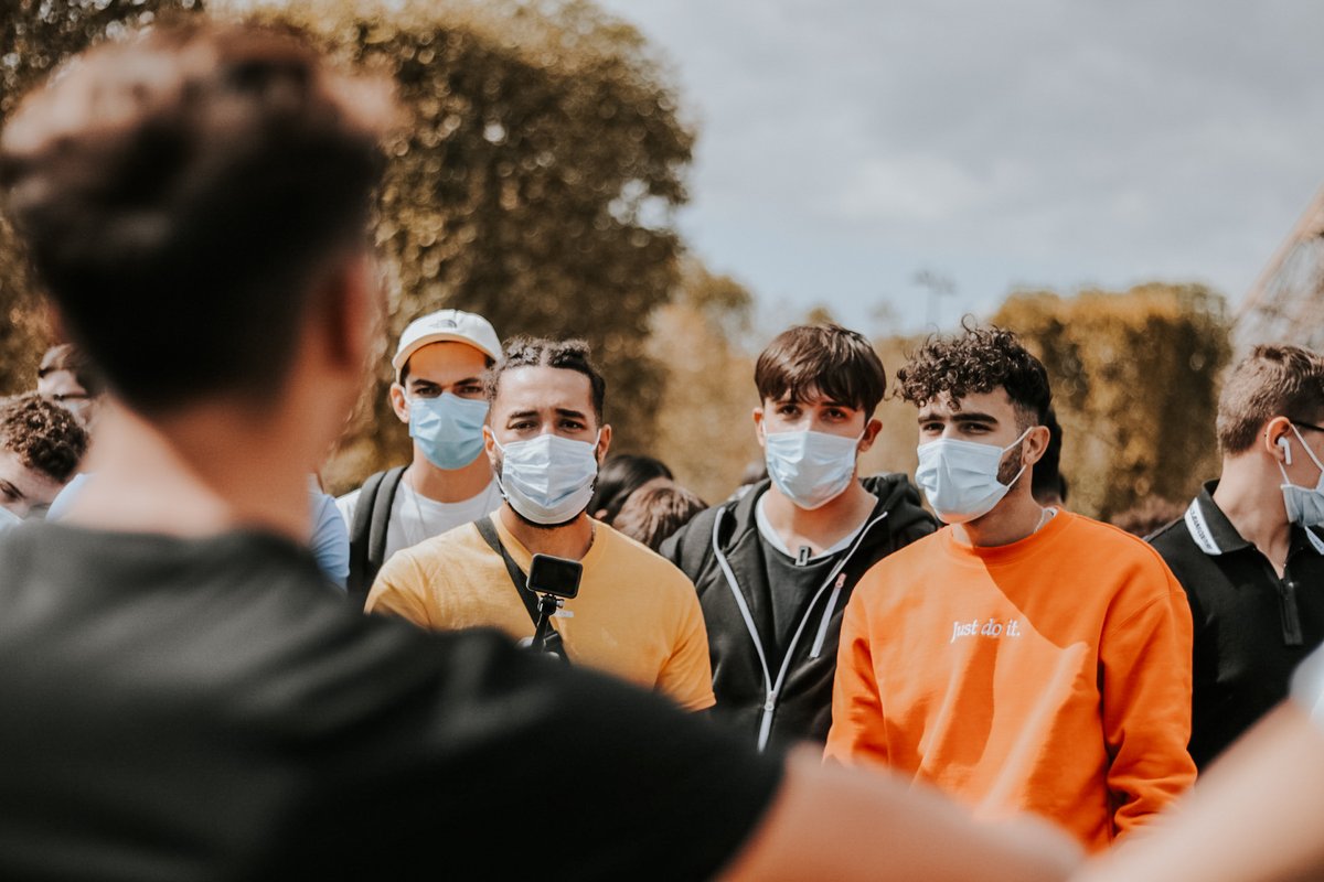 Inoxtag's tweet photo. Très content d'avoir pu nettoyer les rues de Paris avec mes abonnés ! C'était une journée de fou ! 

La vidéo est disponible juste ici:
https://t.co/OyxcimOOdY

Les déchets (mégots, papiers, etc...) c'est dans la poubelle les frérots ! https://t.co/aWZWBaGOUu