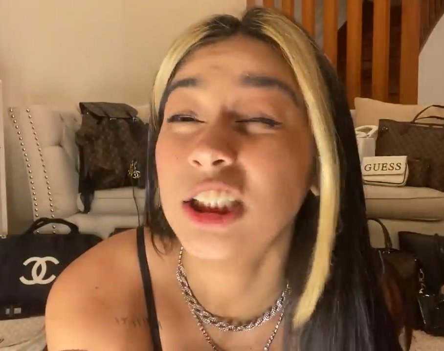 itsmedinox's tweet photo. 𝗦𝗛𝗘'𝗦 𝗧𝗛𝗘 𝗖𝗨𝗧𝗘𝗦𝗧‼😫❤

Watch her new vlog!!! labyuuu ate @ZeinabHarake11  ❤❤❤

https://t.co/szhqmfuZPh
https://t.co/szhqmfuZPh
https://t.co/szhqmfuZPh https://t.co/X32qHJdZkI