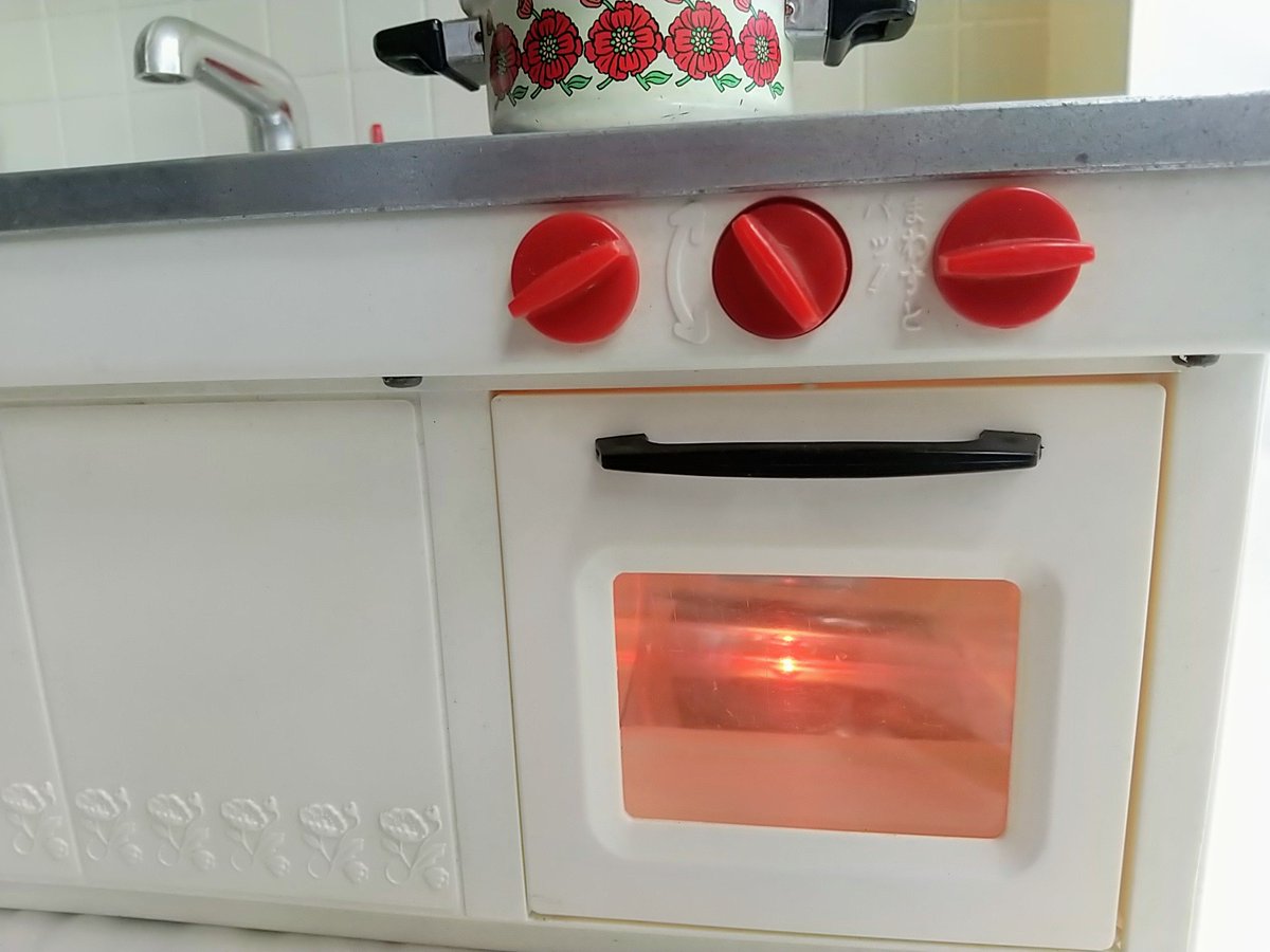 1970年代 リカちゃんおてつだいキッチン✨ 箱はボロボロでしたが