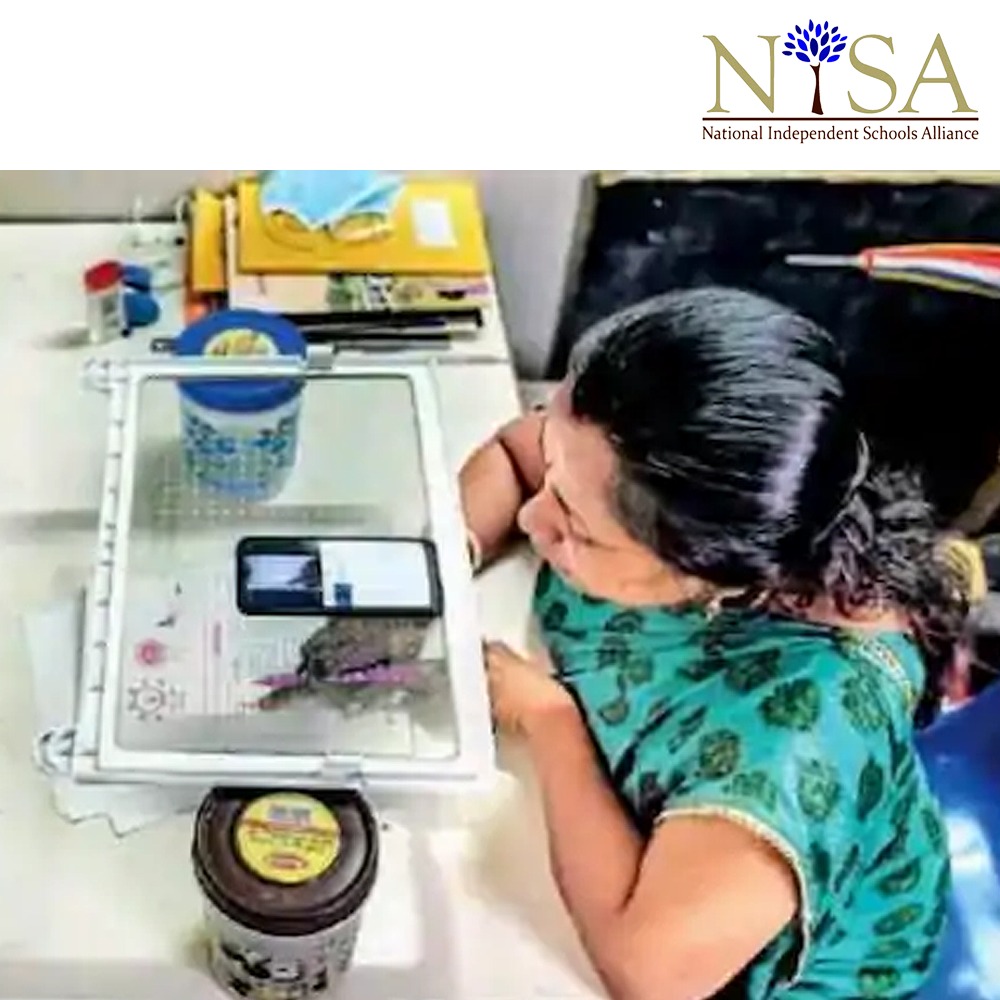 krishankmalik's tweet photo. Indian Jugaad! #TeachersFromIndia #onlineeducation 
@NISAedu SaveOur SchoolEducators 
@PMOIndia @narendramodi @EduMinOfIndia @DrRPNishank @NISAedu https://t.co/gbbtdEU8g8