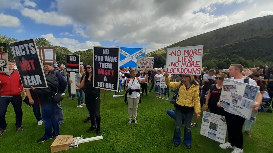 Anti-maskers gather at Edinburgh protest to ‘stand for freedom to choose’

thescottishsun.co.uk/news/6009039/c…