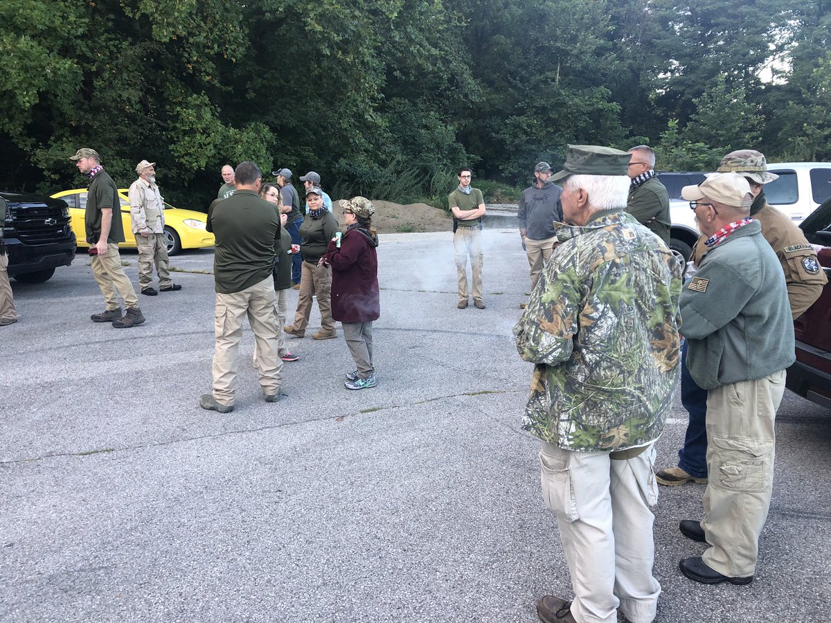 A couple dozen members of the “National Patriotic Defense Team” Militia are gathering about four miles from downtown  #Louisville.Another right-wing militia group is currently reportedly rallying up about ten miles away as well.They’re currently listing emergency contacts.