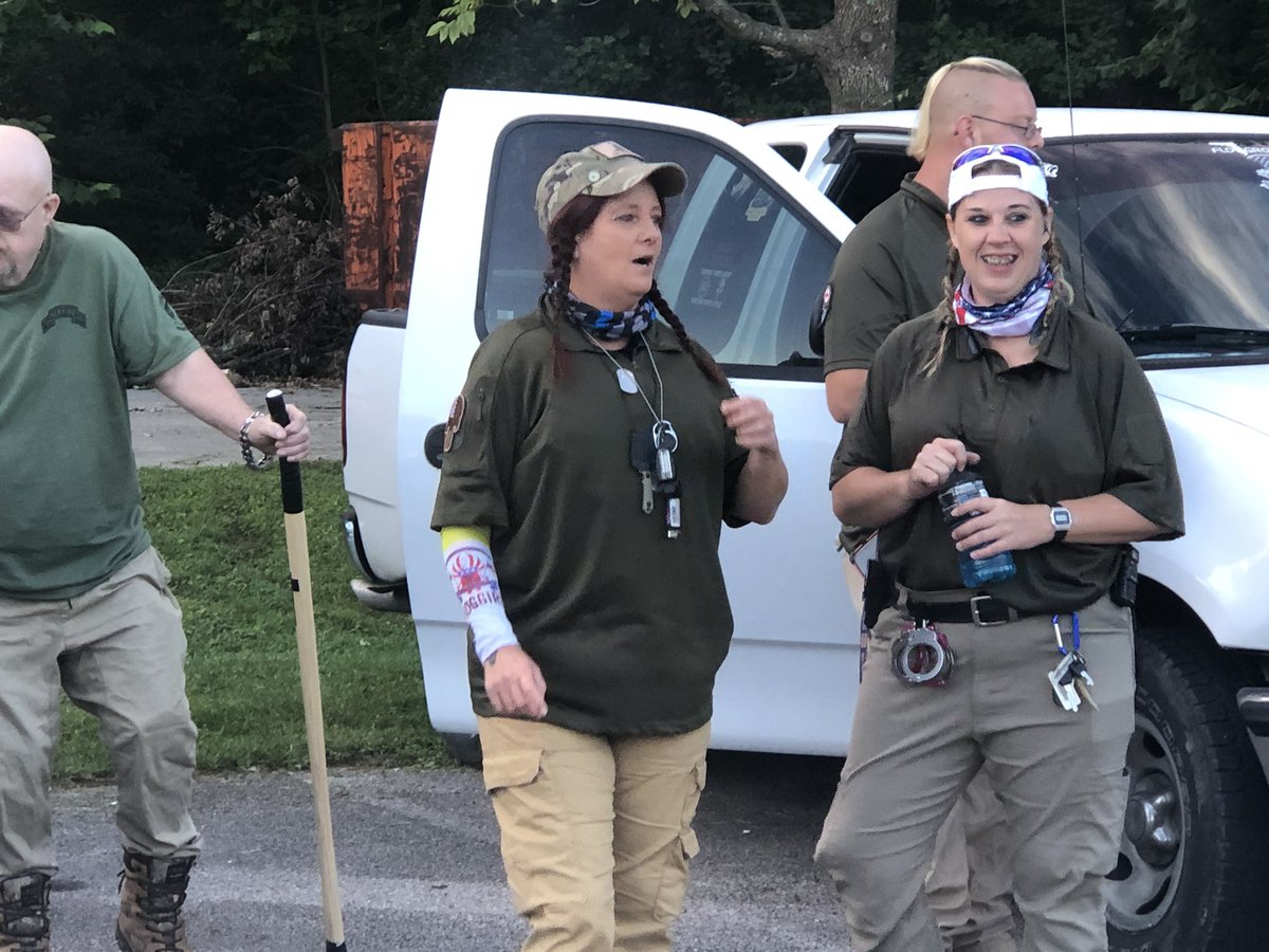 A couple dozen members of the “National Patriotic Defense Team” Militia are gathering about four miles from downtown  #Louisville.Another right-wing militia group is currently reportedly rallying up about ten miles away as well.They’re currently listing emergency contacts.