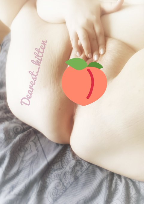 3 pic. ❤️🌸🍑Your Dearest Kitten🍑🌸❤️

🔹 What you need to know 🔹

🍑$6 or bundles 
🍑BBW 
🍑Daily pics & 3