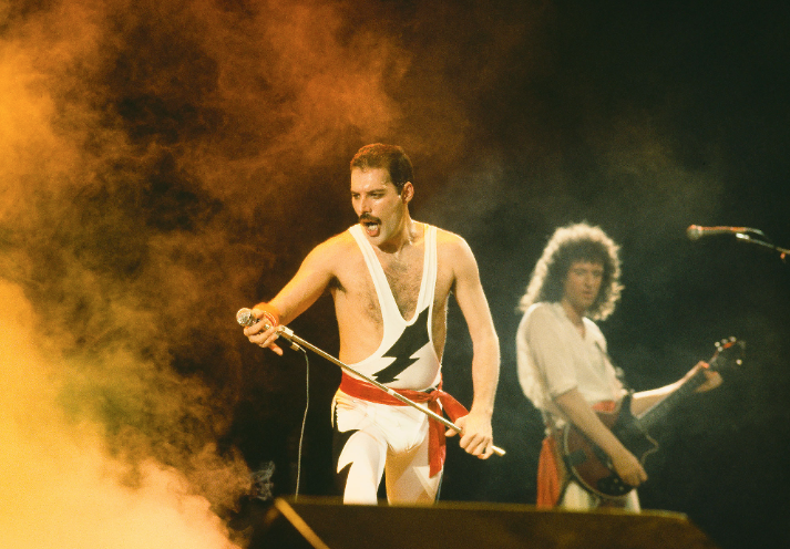 RollingStone's tweet photo. Today would have been Freddie Mercury’s 74th birthday. From sneaking Lady Di into a gay club to concealing his final resting place, read lesser-known tales of the vocal legend’s life https://t.co/BEIBSBcCR6 https://t.co/LlJtdeH0IZ