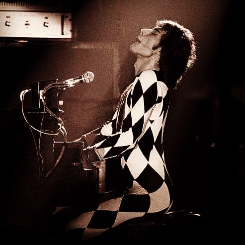 nataliaposnova's tweet photo. Happy birthday Freddie! Pure inspiration for me. https://t.co/AnB6kRrDM5