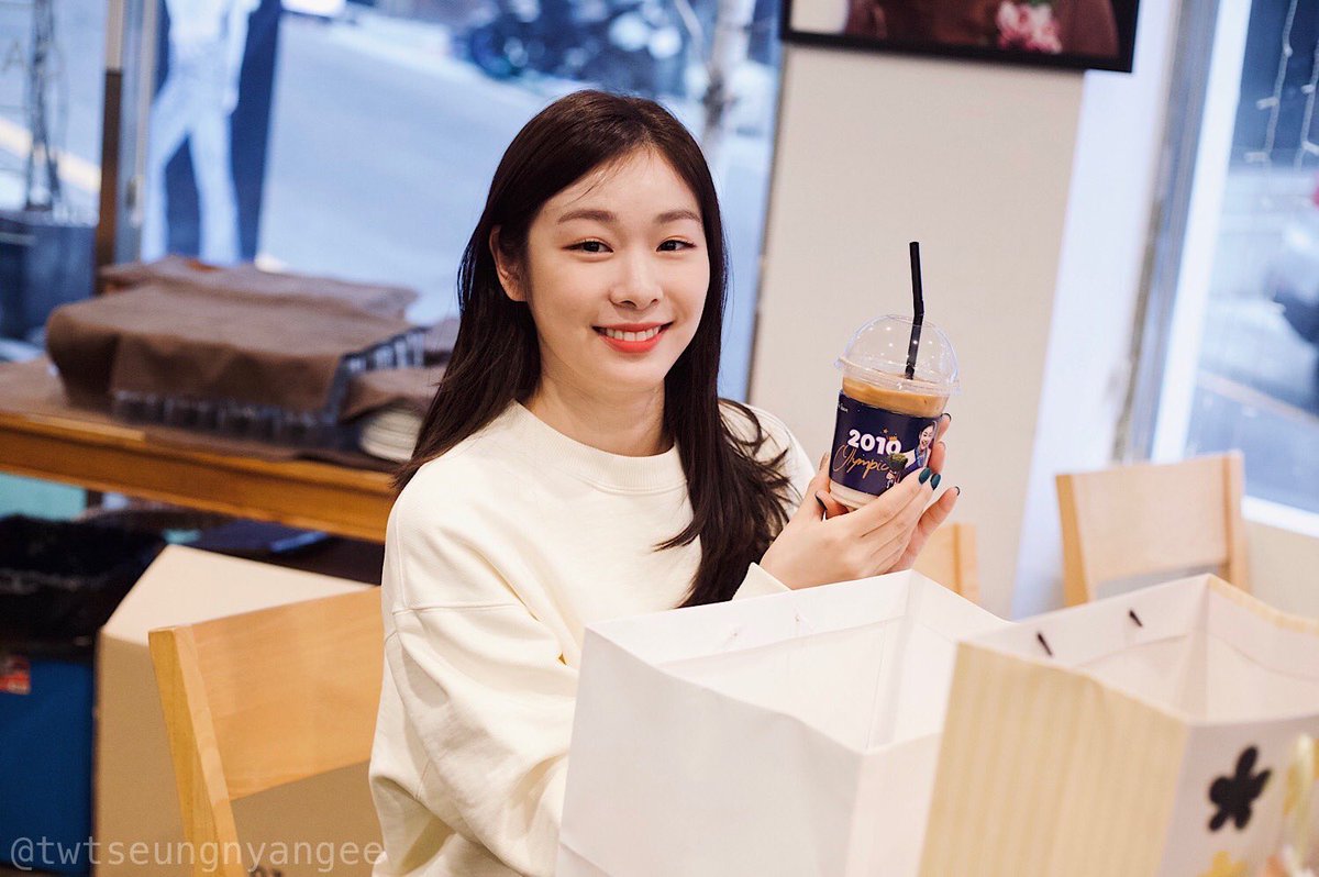 YunaPics's tweet photo. 연느님의 생일을 축하합니다!🎉
#HappyYunaDay
#김연아 #YunaKim #金姸兒 #キムヨナ #QueenYuna #figureskating #OlympicChampion #0905 #YunaTime #1일1연아 https://t.co/ZRLxDPTxxj