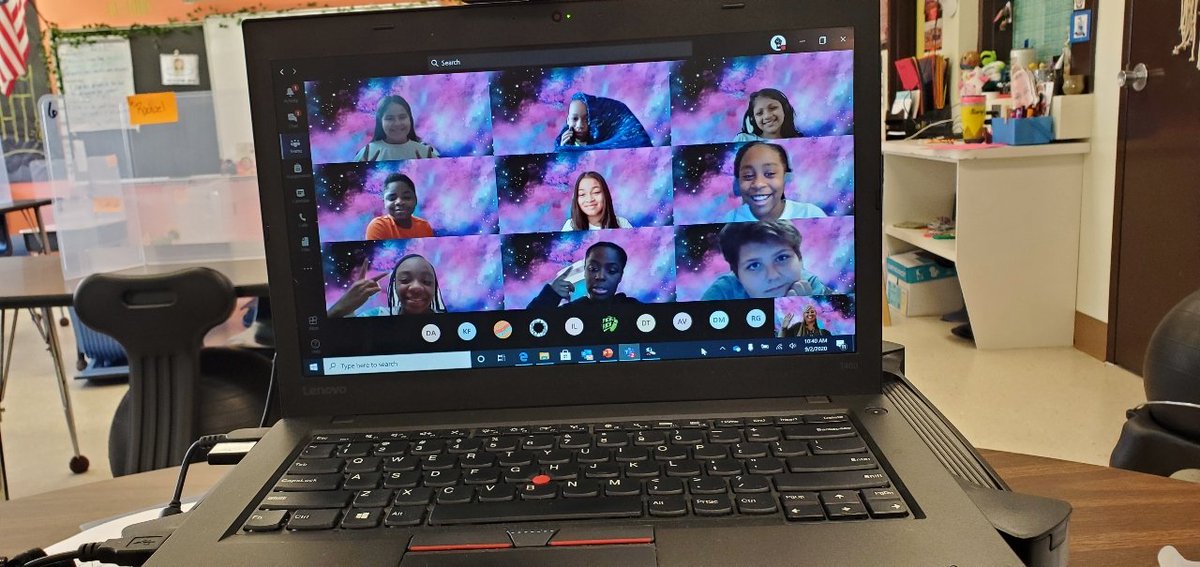 Taking academics slow and really focussing on practicing procedures while building relationships made for a fantastic virtual week! Students asked to hang and take a picture during recess, of course! The new pose means get your background the same 🤣.