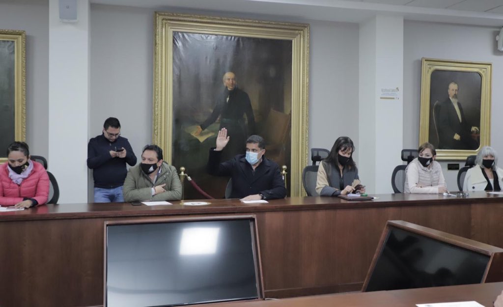 jmvalerapiedras's tweet photo. Hoy concluimos la #DiputaciónPermanente, dando inicio en unas horas a la Sesión solemne de apertura del Tercer Año de la #LXIVLegislstura del @CongresoHidalgo. https://t.co/Nu5Xqy9Vp3