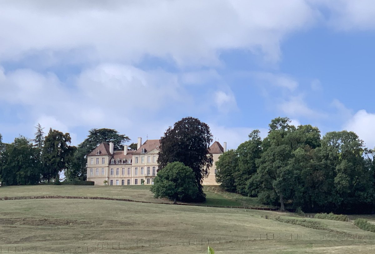 alainhoupert's tweet photo. #Lantilly, la plus belle vue sur l’oppidum d’#Alésia ! #Bourgogne #CôtedOr https://t.co/bjelmEGz2F
