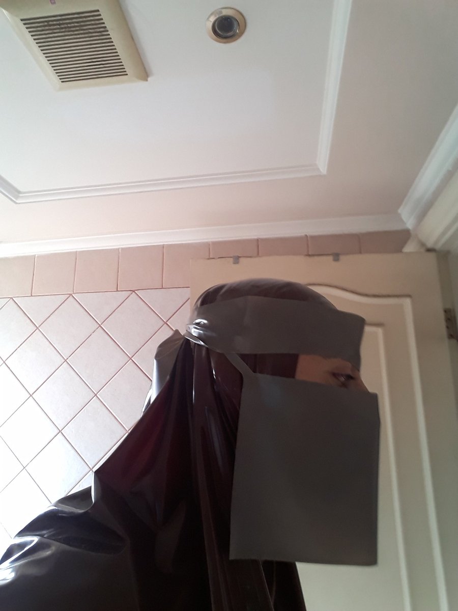 ArabiaLatex's tweet photo. Latex hijab and niqab very nice https://t.co/20g2D7cs0m