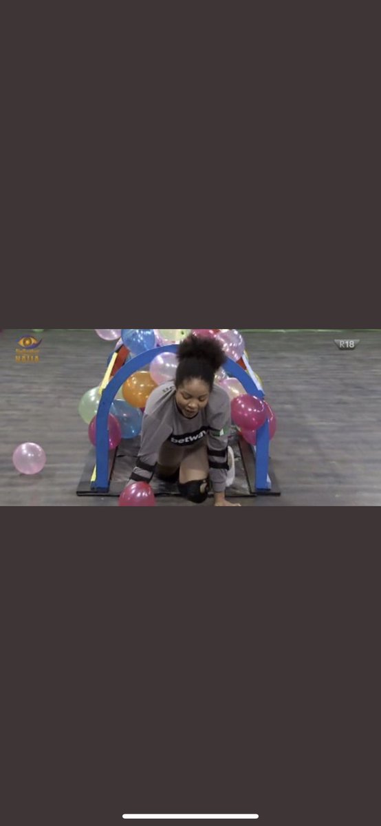 TinaBless2's tweet photo. Raise your hand like this if your faves have pics like these! #BBNaija #NengiIsGold #NengiIsTheGold  #BigBrotherNengi #Teamlaundry #DanoMVP 😂😂😂😂😂 https://t.co/sihtvzMLDP