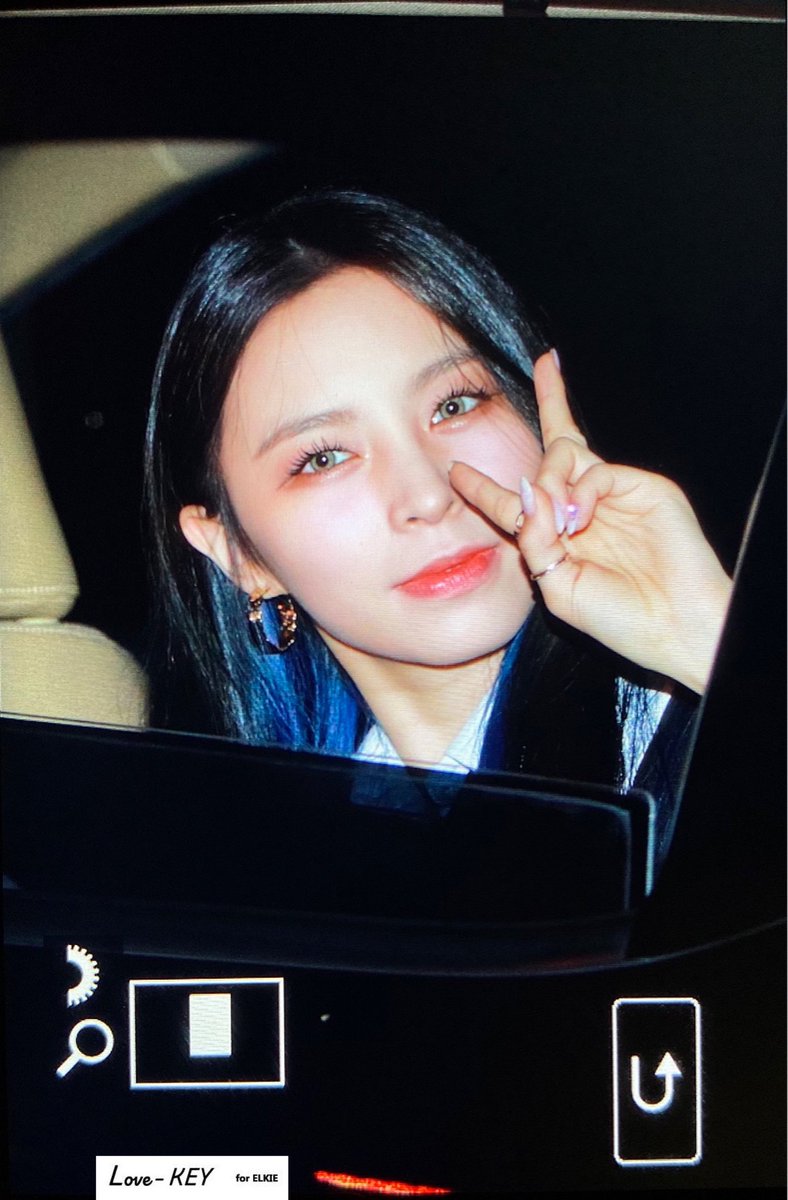love_key1102's tweet photo. 200905 프리뷰

기염둥이 첫 영통팬싸 완료 ✏️

#CLC  #씨엘씨  #엘키 #ELKIE https://t.co/I8KRbtkXjL