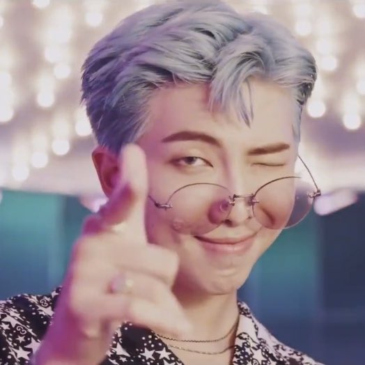 koyanamuni's tweet photo. #LettersforRM
#LettersForNamjoon_D_8
#RModel @BTS_twt
I want to make letters for you everyday before your birthday💜
Hi Joonie!
How was your day? Hope you fine and have smiling day😊
I think so easy make letter for you cz like i have many words to talk about and says.+ https://t.co/wquh5ouwJB