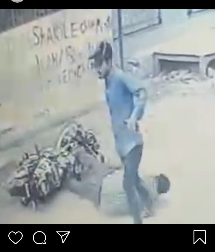 afaqashraf54's tweet photo. Mulk me punishment ko skht karwao. Death sentence Lago karwao . Geir qanoni Asla ke khilaf awaz uthao, Apni zindagian qimte bnwao ! 
@ImranKhanPTI @SHABAZGIL @ZakaWaqar @WaseemBadami @iqrarulhassan https://t.co/GcMBoD1F1J