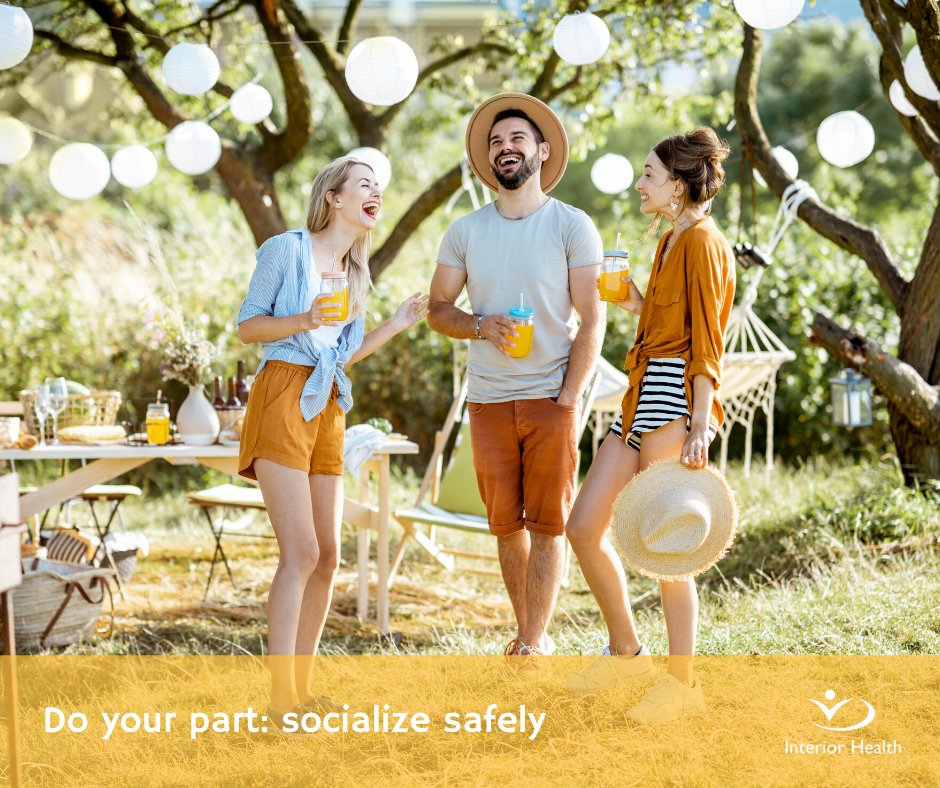 Interior_Health's tweet photo. The more ppl you hang with the higher your risk of exposure + spreading #COVID19 keep your bubble tight hang out with the same ppl. Do your part #SocializeSafely staying home if sick, keep gatherings small + outdoors, don't share food, drinks, or smokes. Think #WhatWouldDrHenryDo https://t.co/nO4vMd6o30