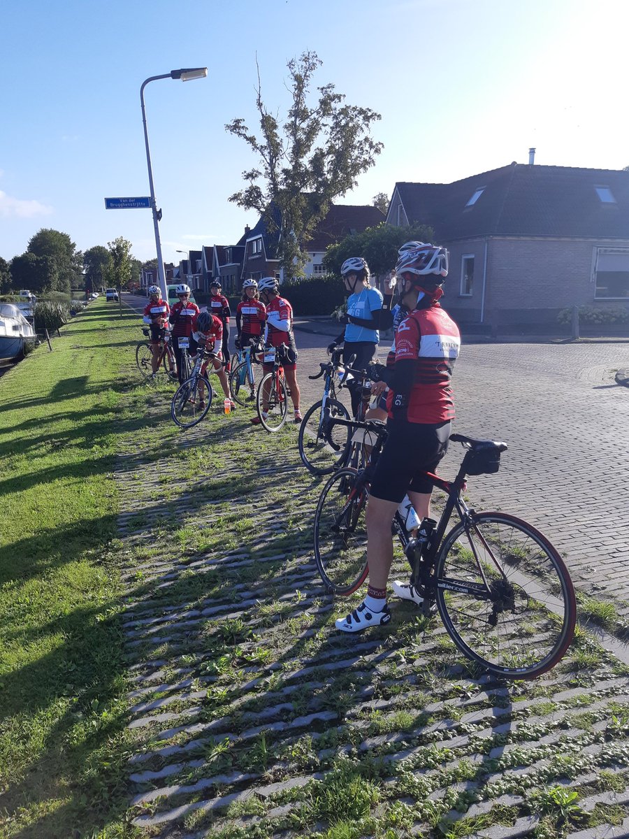 WiggelevdV's tweet photo. Mooie 100km #pieterweeningclassic toertocht gehad @fietsclubvdw https://t.co/yzOedh4zsc