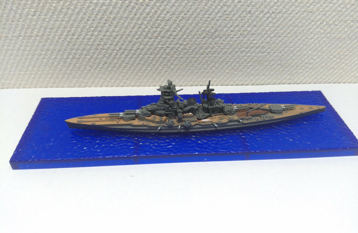 鉄鷲模型垢 世界の艦船キット1 戦艦金剛 洋上 日本海軍初の超弩級巡洋戦艦 金剛型戦艦1番艦 巡洋戦艦のごとく速力は30ノットを誇ります 機銃の数が多いので第2次改装後の姿 本艦は英国で建造されました エフトイズ