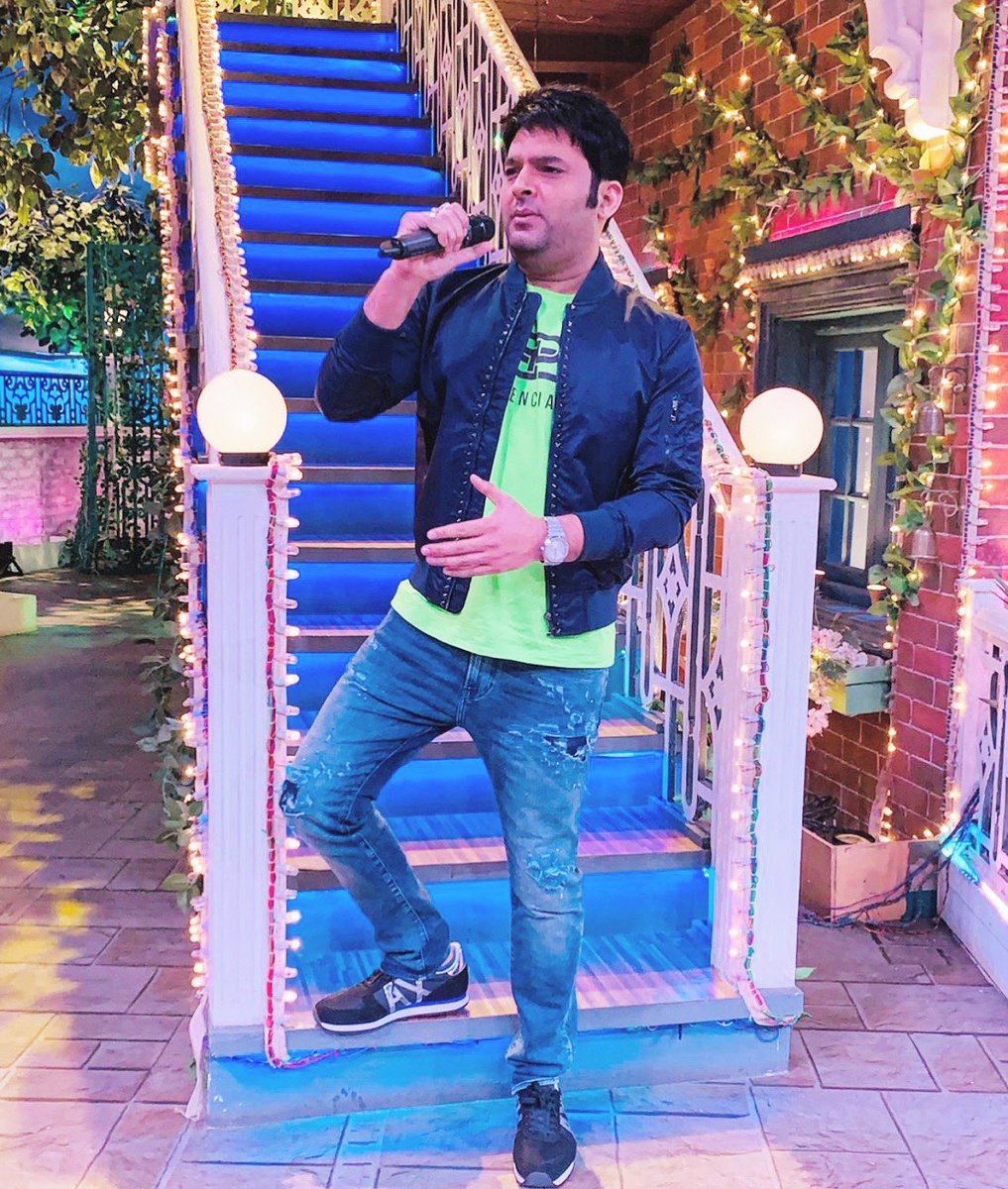 punitsinghstyle's tweet photo. #thekapilsharmashow #styledbyme #punitsingh @official_punit_singh #fashionstylist #casualstyle #studded #bomberjacket #neontee #lookoftheday #superkool #humble #kingofcomedy @kapilsharma ❤️ #blessed🙏 #india #mumbai #watchtonite @9:30pm @sonytvofficial https://t.co/zq8LEcnY18