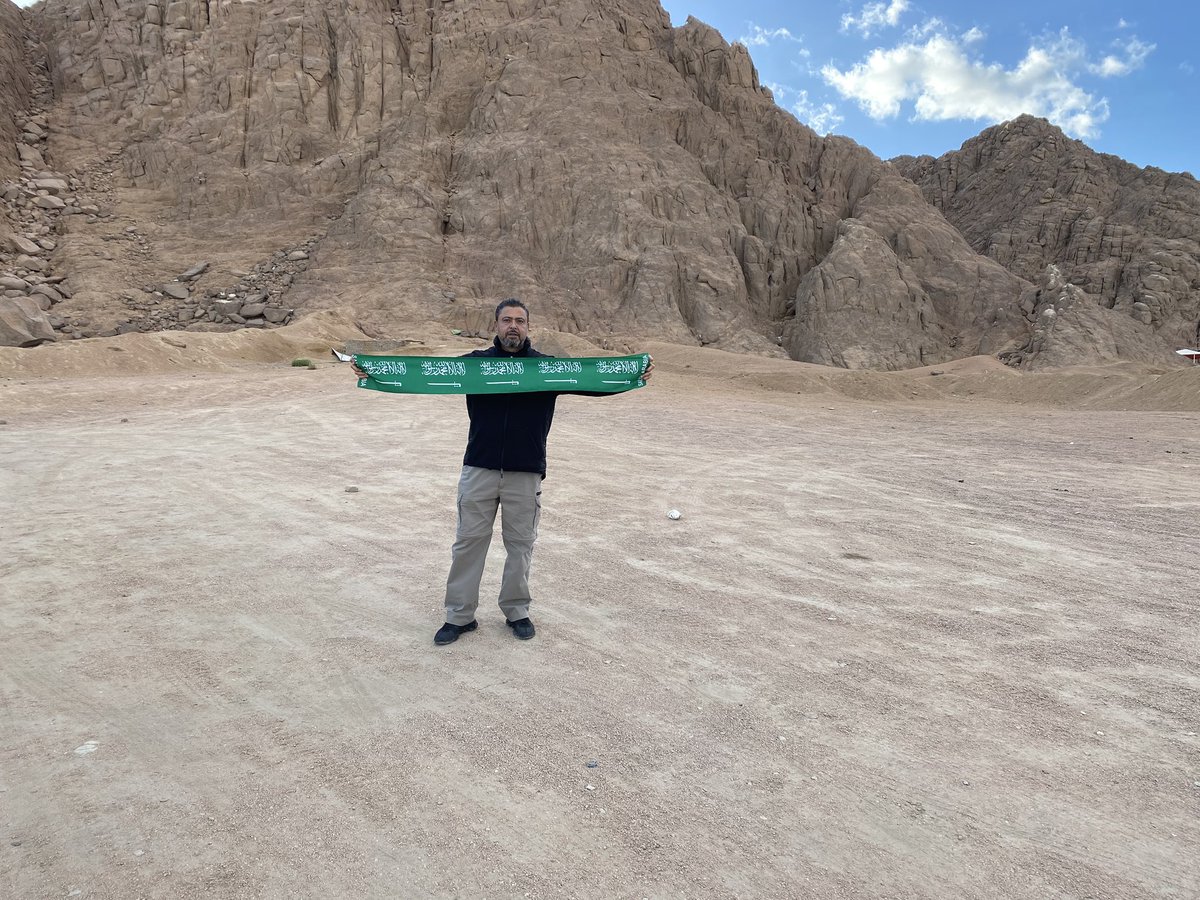 SamJundi's tweet photo. عاشت #السعودية 

دائماً هذه الراية فوق فوق فوق 👆👆👆🇸🇦🇸🇦🇸🇦 https://t.co/9CXns6VYlr