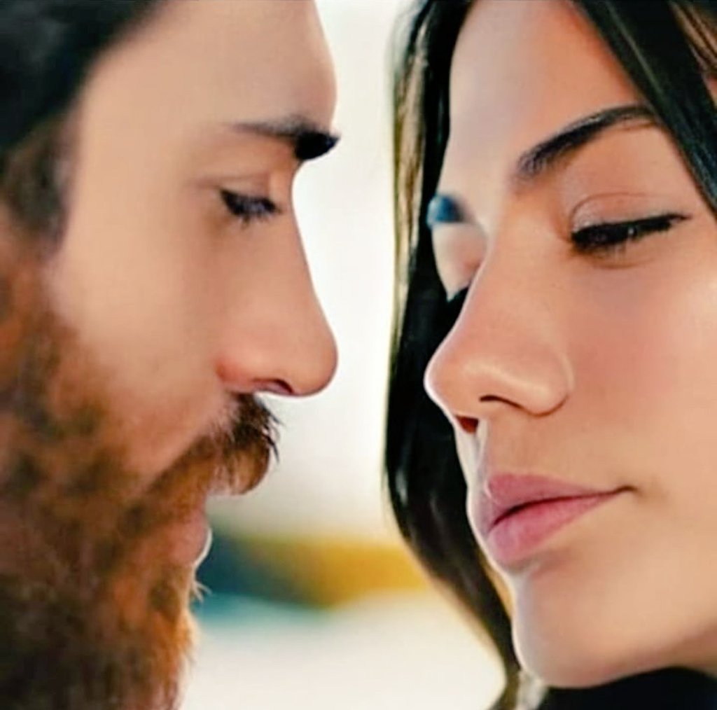 Marisa36340506's tweet photo. El amor te enriquece, el amor te hace sentir, el amor te hace estremecer, el amor te da vida 💜✨Viva el amor y Viva CanDem siempre con ellos #CanDemisReal #CanDemForever✨💜🌟 https://t.co/jNfIq3JvIb