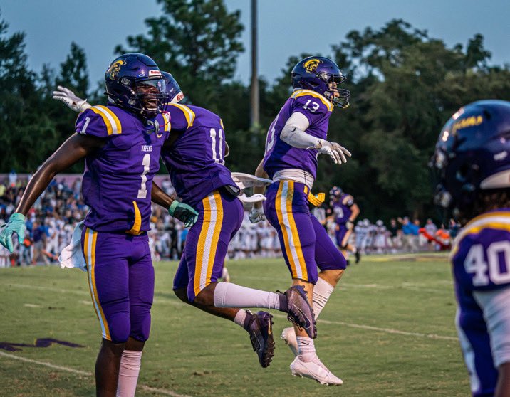 DaphneFBTrojans's tweet photo. Daphne 41 - Fairhope 13. “This ones for T.Muse.” - Coach King https://t.co/VSUy6Cgytd