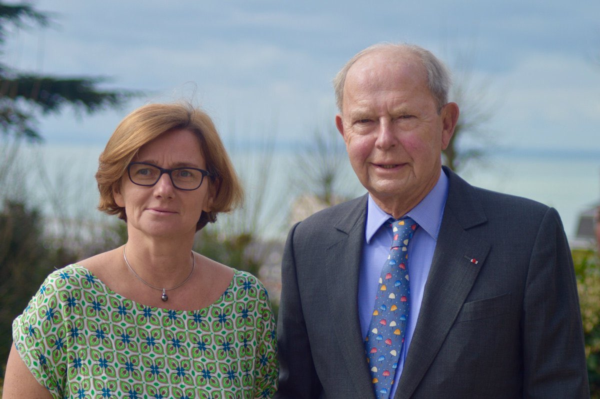 agnesfirmin's tweet photo. Le Havre perd un grand homme! L’homme par qui notre ville a retrouvé sa fierté,l’homme par qui notre ville est sur la voie de la renaissance.Ns lui devons une profonde reconnaissance
Plus que jamais fière d’être #havraise
Merci Monsieur Antoine Rufenacht https://t.co/NVzMi6vHXy